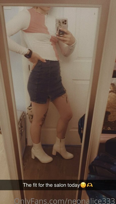 neonalice333 star nudes photo