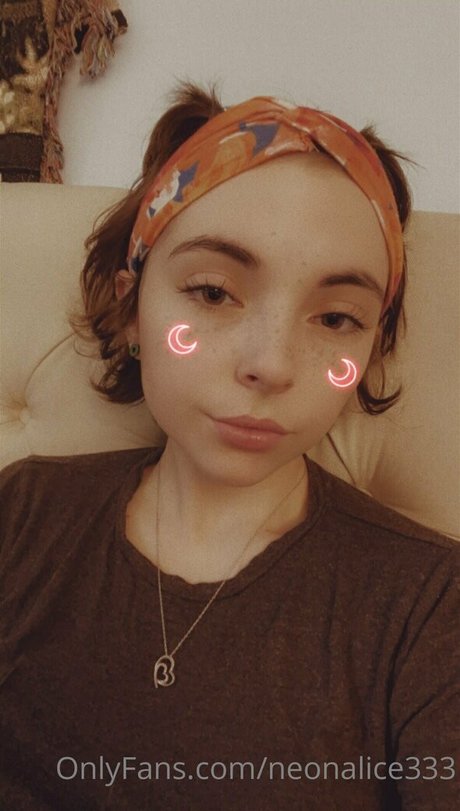 neonalice333 model pretty pic