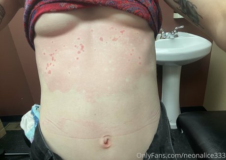 neonalice333 exclusive actress images