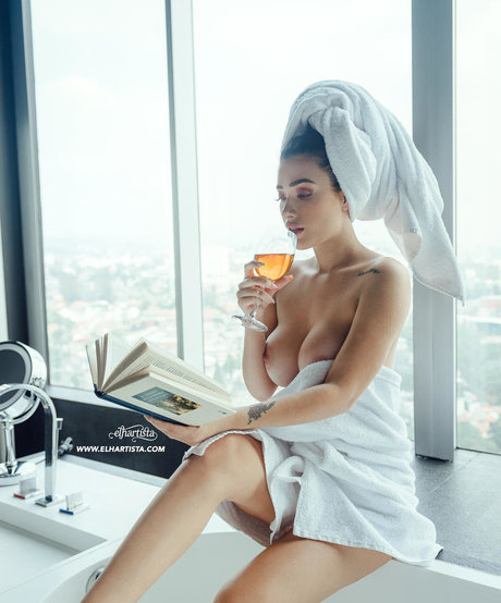 lesbian kissing onlyfans sexy naked archive