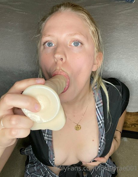 lovelyrae001 pornstar erotic galleries