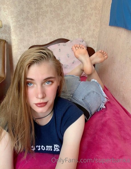 superbanka model top pic