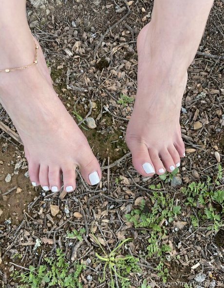 mylittletoes93 model pornographic images