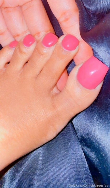 desireesfeet erotic star pic