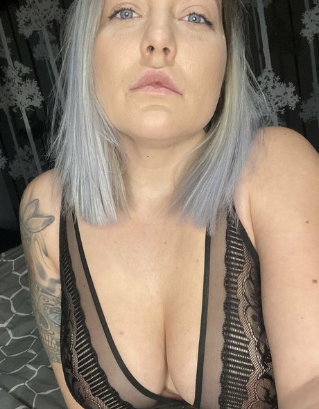 ellitelli model art galleries