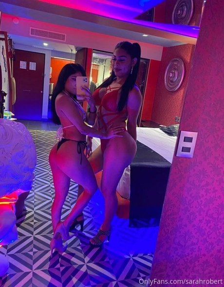 sarahrobert star sexy picture