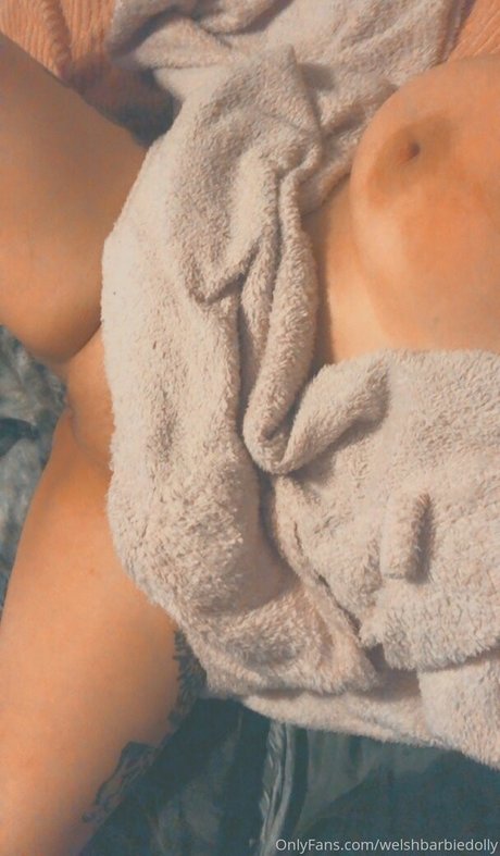 welshbarbiedolly model exclusive pic