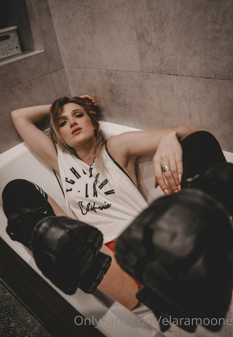 elaramoone free pornstar photos