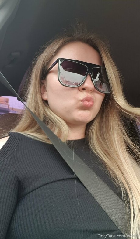 tsdelia naked actress image