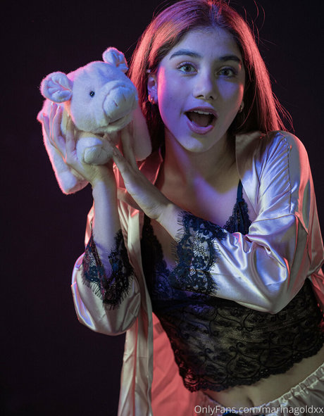 marinateen hot actress gallery