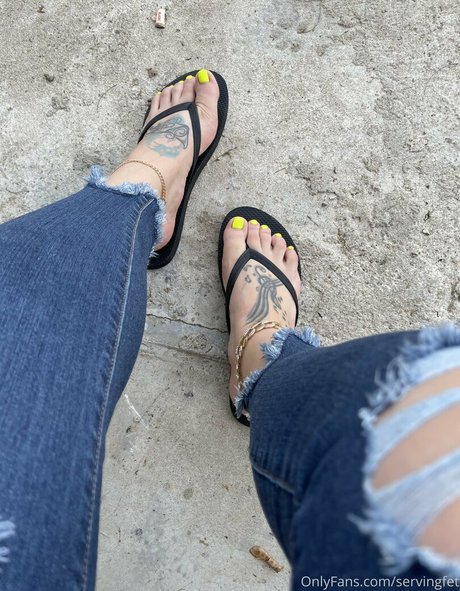 servingfet star naked images