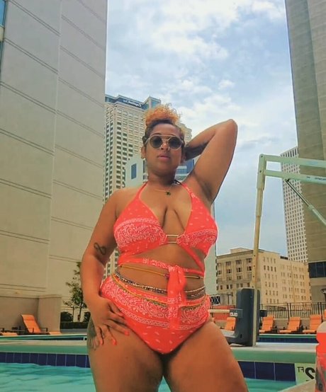 TheeChinaWhite model sex picture