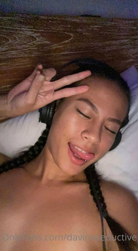 davinaseductive nudes pornstar image