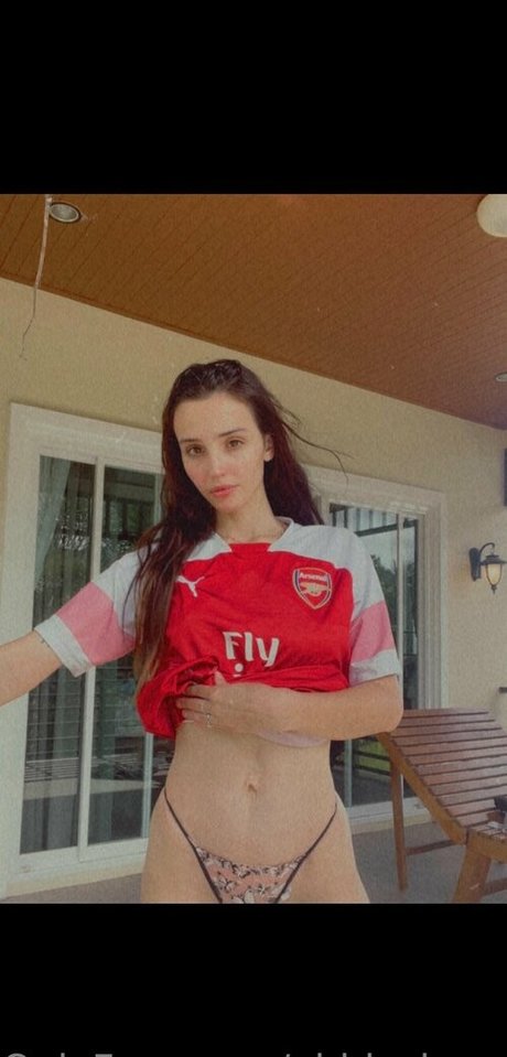 Abbie Haggar nude model img