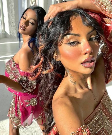 Devicartel model nude archive