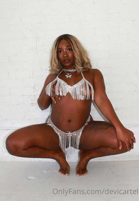 Devicartel sexy actress image