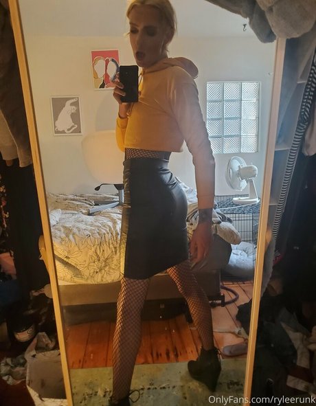 ryleerunk sex pornstar pictures
