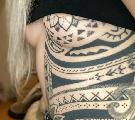 misscontrary high quality model image