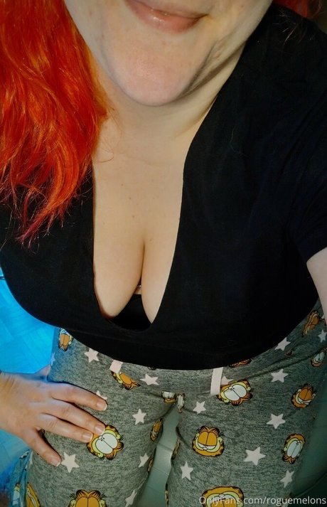 roguemelons naked actress photo