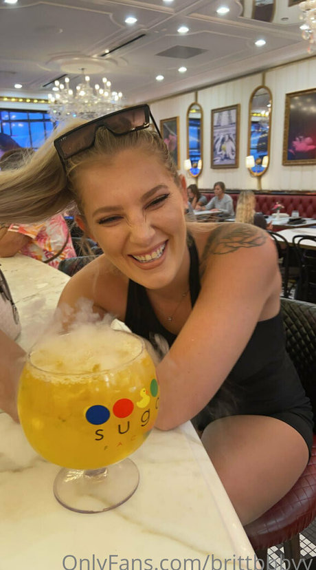 brittbbbyy porn actress image