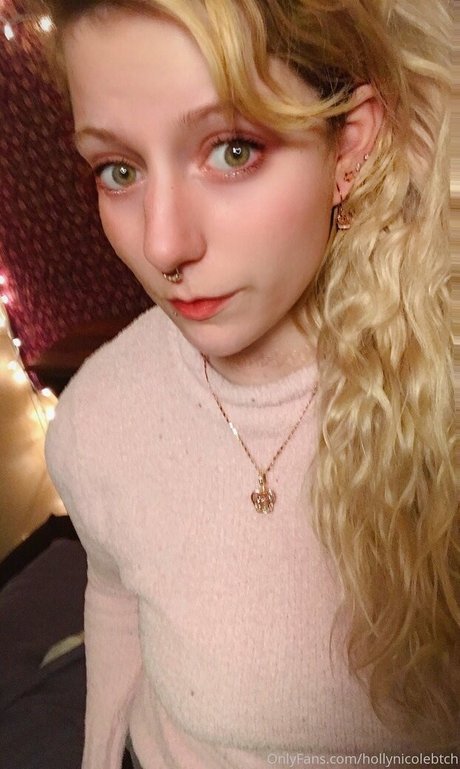 hollynicolebtch model pretty img