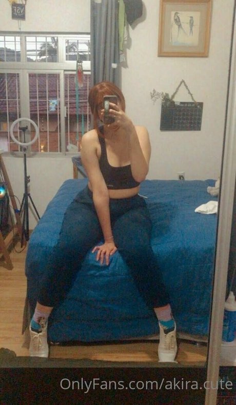 akira cute top star images