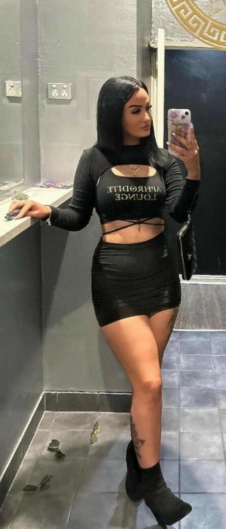 elouisemayy hot actress images