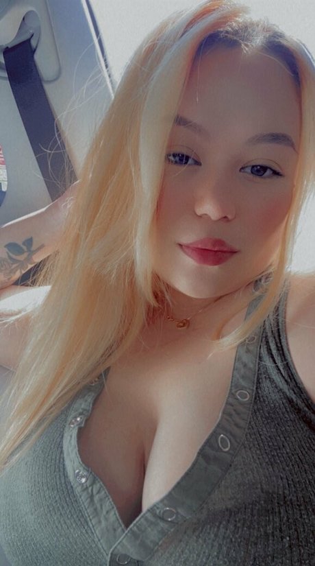 mamavy free model high quality images