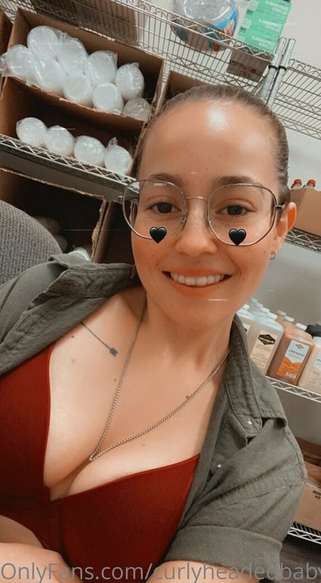 curlyheadedbaby18 model porn picture