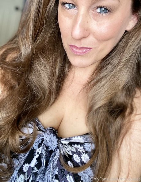 mncookies pornographic model pic