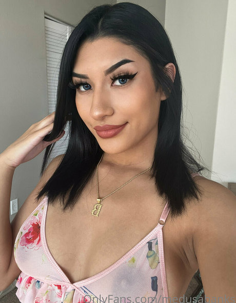 medusabanks star beautiful img