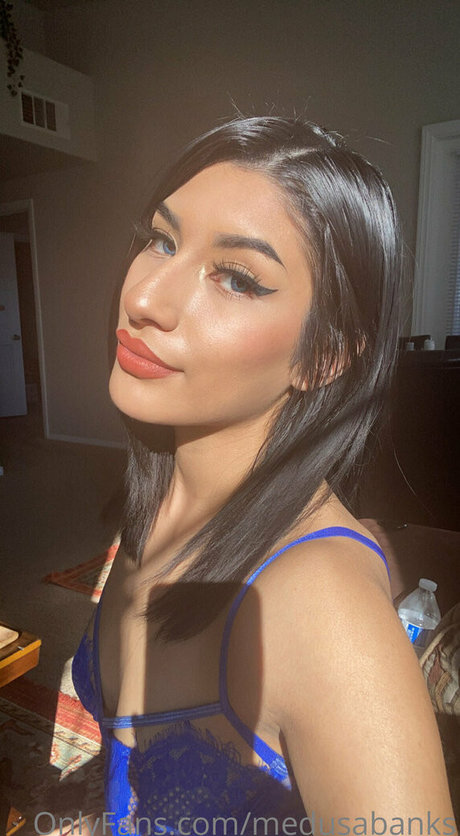 medusabanks beautiful pornstar img