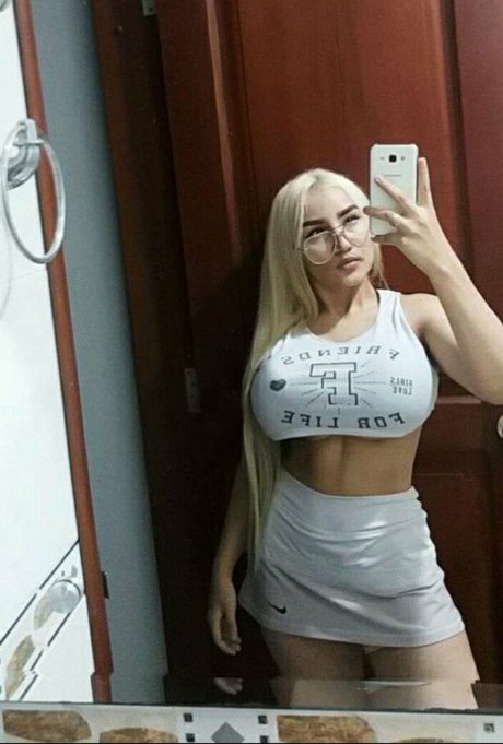 Sharonnikoll07 pornographic actress gallery