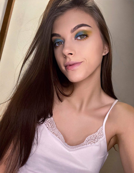 lana virg hot actress galleries