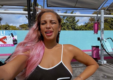 toningtori sex model picture