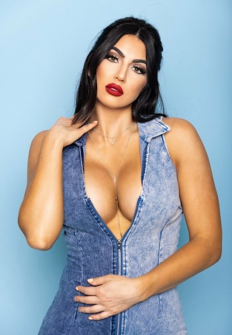 Billie Kay model high quality photos