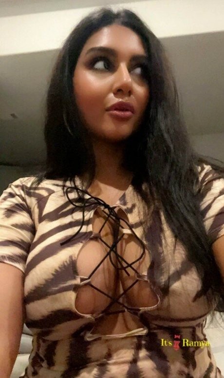 Ramyainti model hd photo