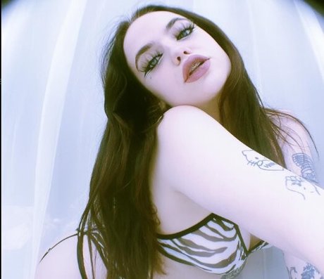 mooanna hd pornstar image