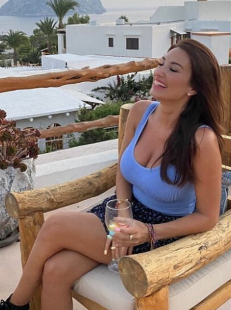 Lara Moreno model top picture