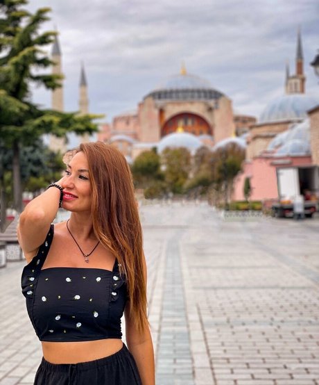 Lara Moreno actress pictures