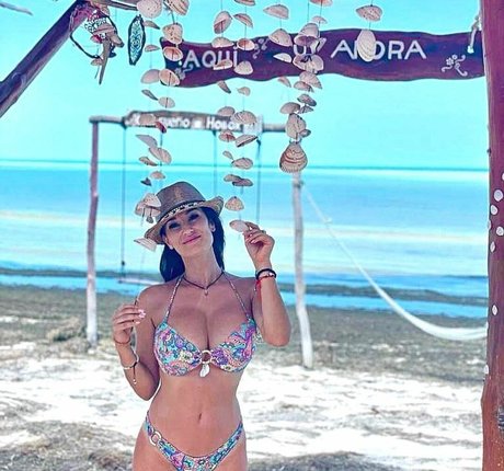 Lara Moreno perfect model picture