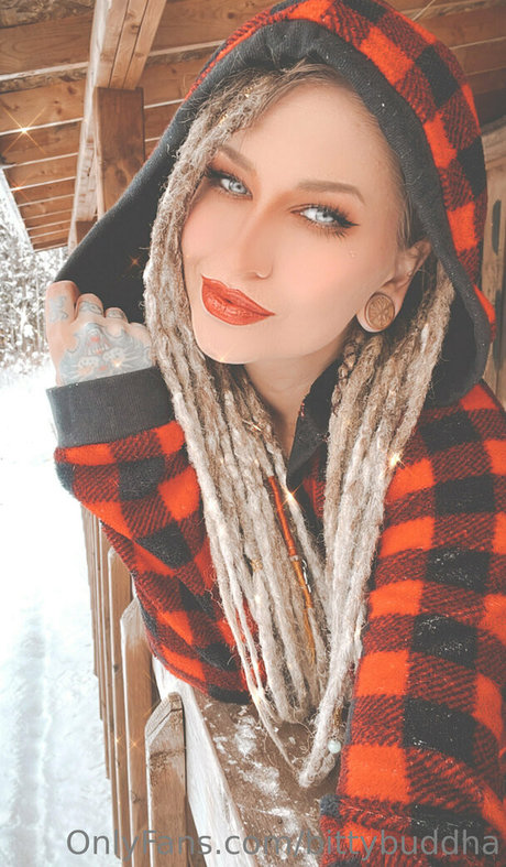 bittybuddha exclusive model picture