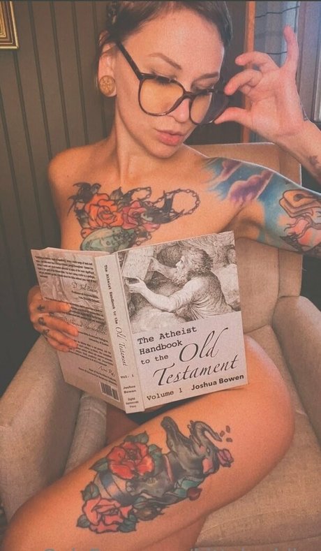 bittybuddha model perfect pic