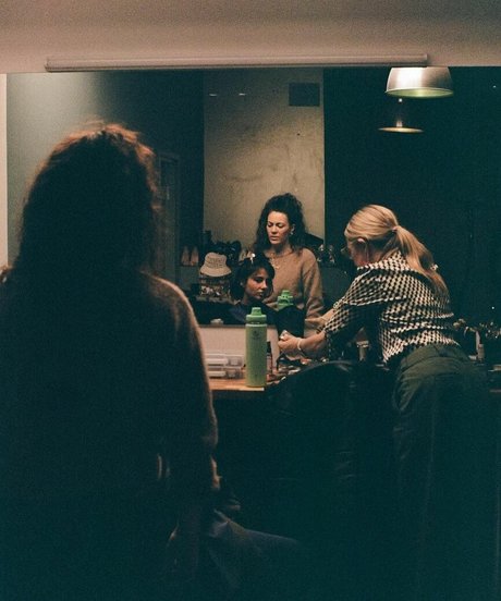 Naomi Scott free model picture