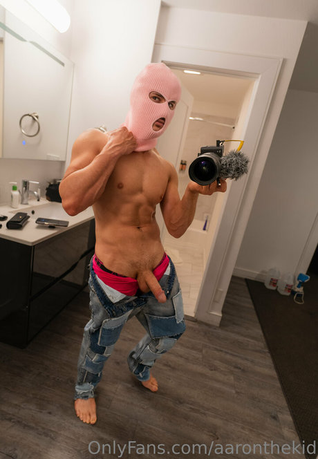 aaronthekid nice model picture