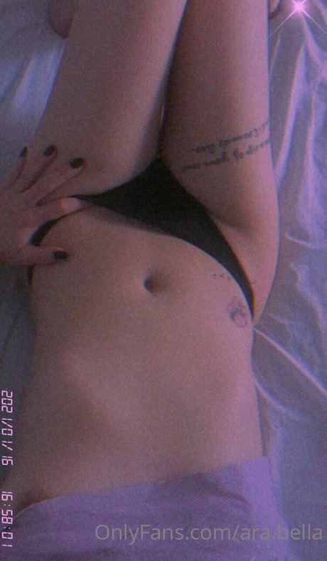 ara bella sexy model image