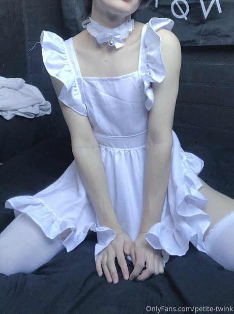 petite twink nudes actress photo