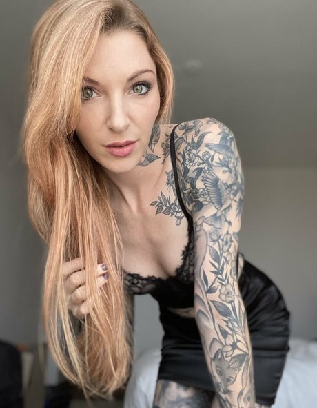 thepennyarcher pornstar nude photos