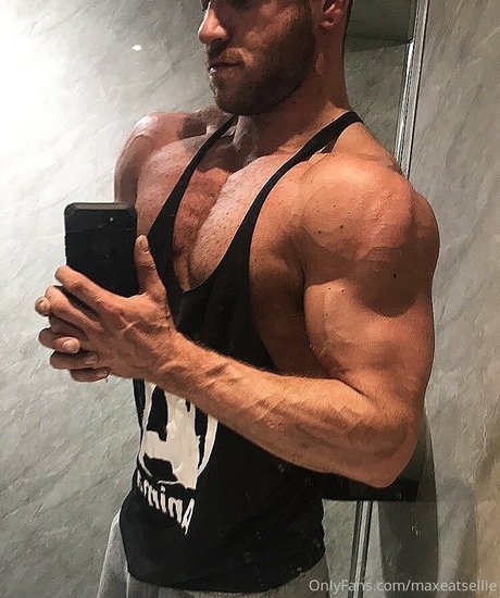 maxeatsellie nudes model gallery