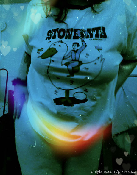 pixiiestixx model pornographic pics